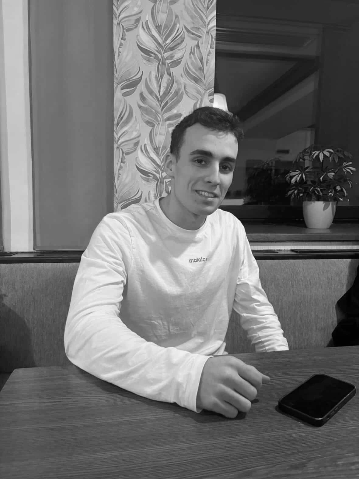 Aron Barenyi, solo developer of God, Save the Queens!